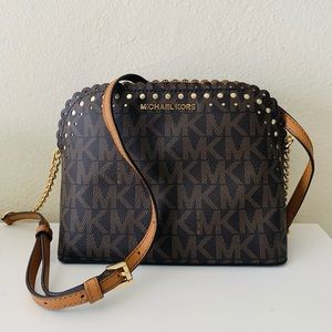 Micheal Kors crossbody bag